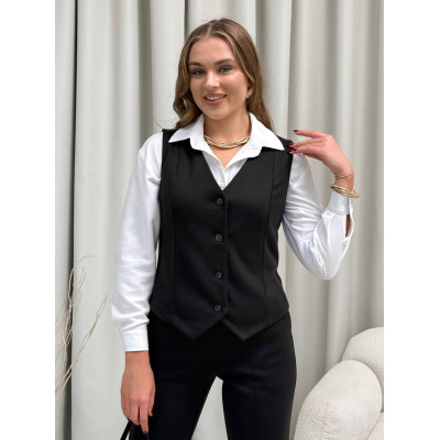 Жіноча напівприталена жилетка на 4 гудзика.