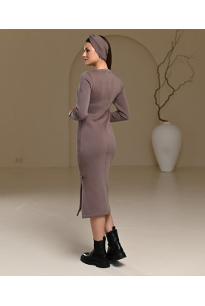 Тепла сукня на флісі з манжетами бежевого кольору