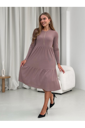 Сукня в рубчик з вільними стегнами, не обтягує.