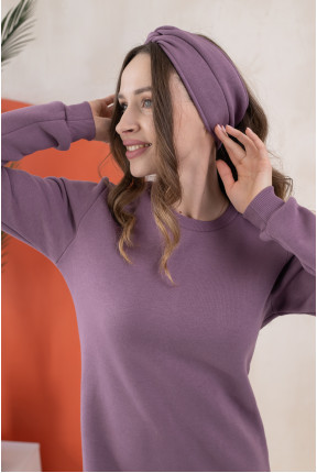 Теплое платье на флисе с манжетами лавандового цвета