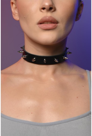 Чокер жіночий з шипами 601