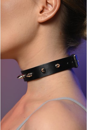 Чокер жіночий з шипами 601