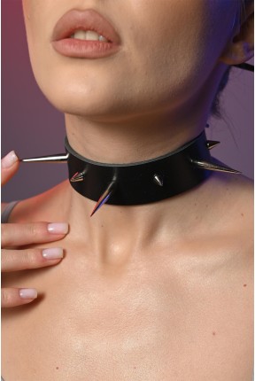 Чокер жіночий з шипами 610