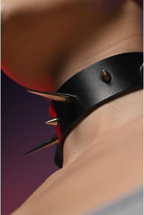 Чокер жіночий з шипами 610