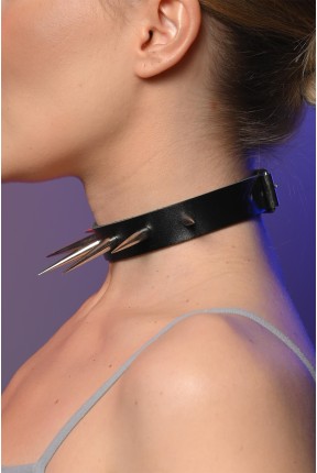 Чокер жіночий з шипами 621
