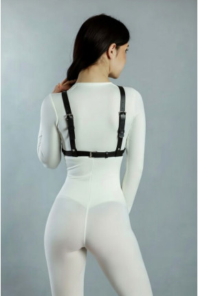 Портупея з візерунком, яка підкреслює груди 169_1