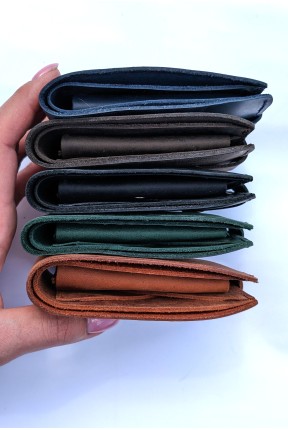 Гаманець на кнопці для купюр та пластикових карток 5005