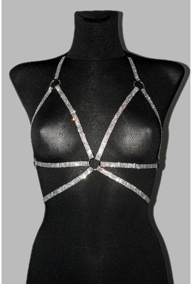 Белье женское из бретелей покрытых стразами 2025