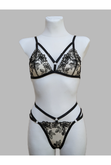 Комплект мереживної билизни з вишивкою квітами 2033